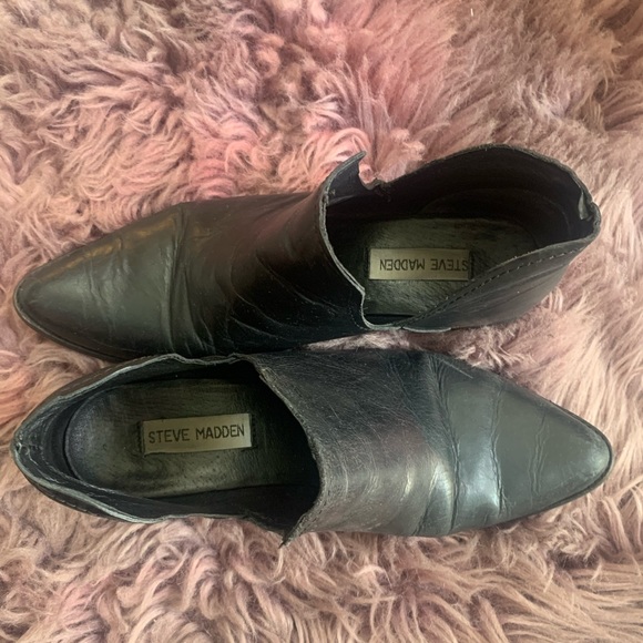 Steve Madden Austin Bootie - Picture 3 of 4